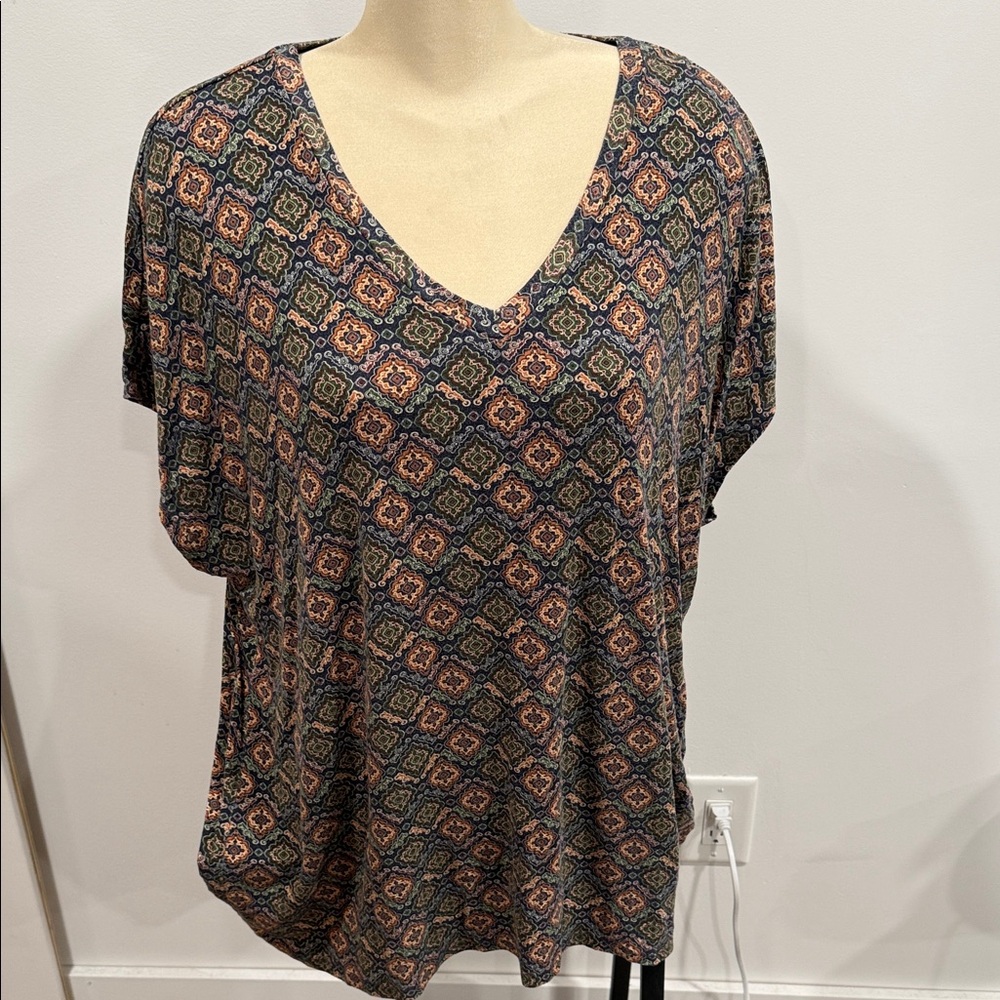 Women's V-Neck Printed Short Sleeve Top - Black Multi